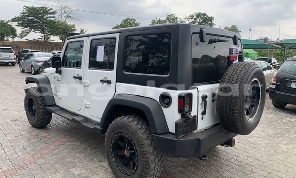 Acheter Occasion Voiture Jeep Wrangler Blanc à Luanda, Province de Luanda Acheter Occasion Voiture Jeep Wrangler Blanc à Luanda, Province de Luanda