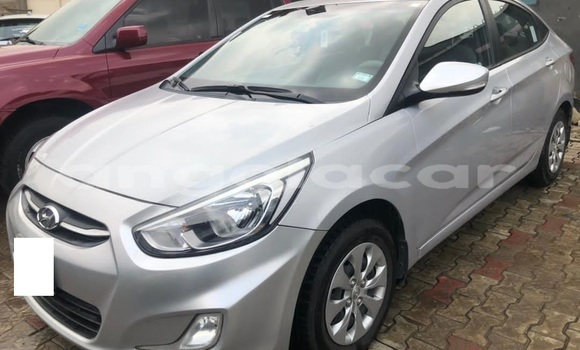 Comprar Usado Hyundai Accent Outro Carro em Luanda em Luanda Province
