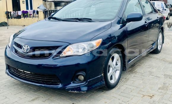 Comprar Usado Toyota Corolla Azul Carro em Luanda em Luanda Province