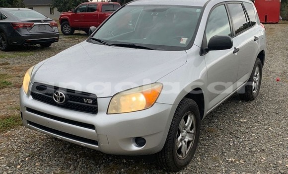 Comprar Usado Toyota RAV4 Prata Carro em Luanda em Luanda Province
