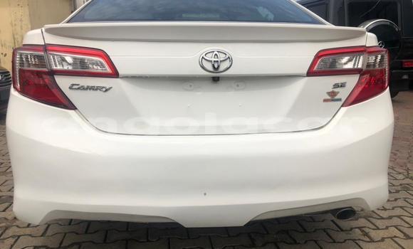 Comprar Usado Toyota Camry Branco Carro em Luanda em Luanda Province Comprar Usado Toyota Camry Branco Carro em Luanda em Luanda Province