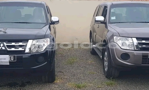 Buy Used Mitsubishi Pajero Blue Car in Luanda in Luanda Province