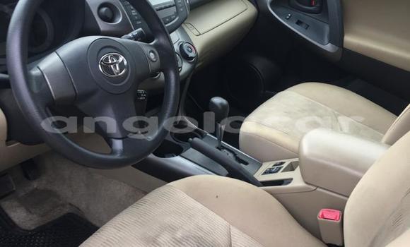 Comprar Usado Toyota RAV4 Vermelho Carro em Luanda em Luanda Province Comprar Usado Toyota RAV4 Vermelho Carro em Luanda em Luanda Province