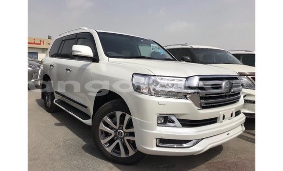 Comprar Importar Toyota Land Cruiser Branco Carro em Import - Dubai em Bengo Province Comprar Importar Toyota Land Cruiser Branco Carro em Import - Dubai em Bengo Province