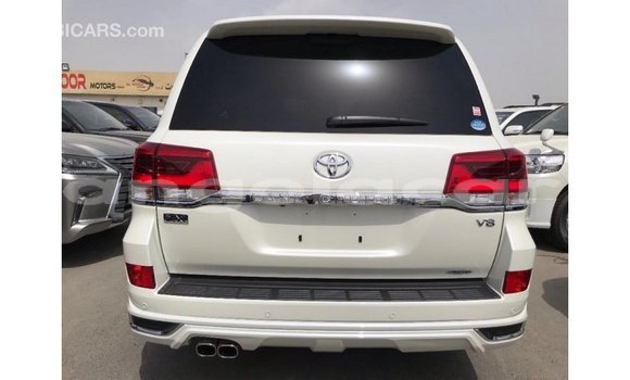 Comprar Importar Toyota Land Cruiser Branco Carro em Import - Dubai em Bengo Province Comprar Importar Toyota Land Cruiser Branco Carro em Import - Dubai em Bengo Province