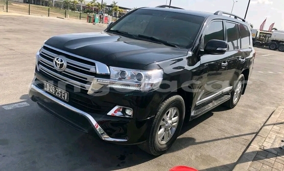 Acheter Occasion Voiture Toyota Land Cruiser Noir à Luanda, Province de Luanda Acheter Occasion Voiture Toyota Land Cruiser Noir à Luanda, Province de Luanda