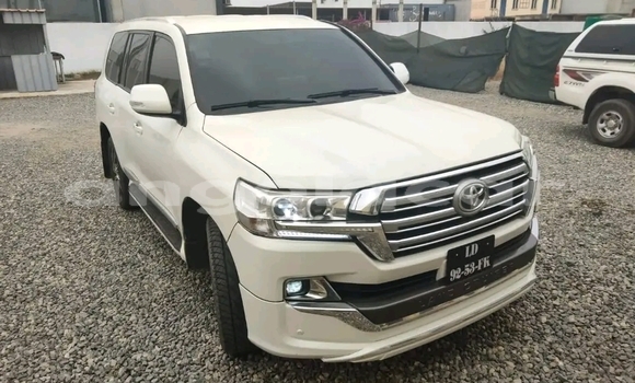 Buy Used Toyota Land Cruiser White Car in Luanda in Luanda Province Buy Used Toyota Land Cruiser White Car in Luanda in Luanda Province