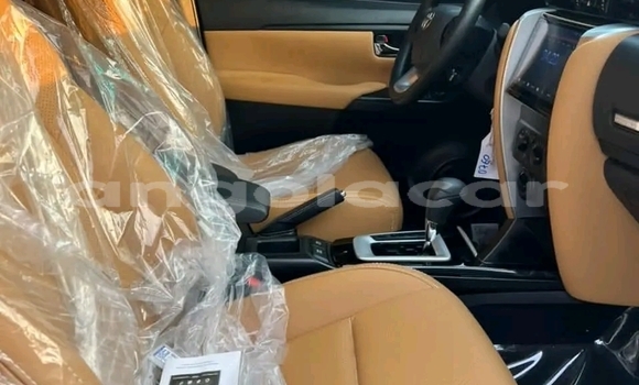 Buy Used Toyota Fortuner White Car in Luanda in Luanda Province Buy Used Toyota Fortuner White Car in Luanda in Luanda Province