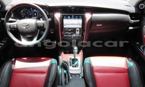 Buy Used Toyota Fortuner White Car in Luanda in Luanda Province Buy Used Toyota Fortuner White Car in Luanda in Luanda Province