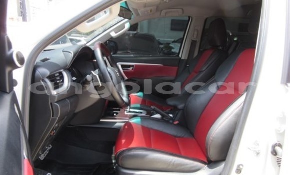 Buy Used Toyota Fortuner White Car in Luanda in Luanda Province Buy Used Toyota Fortuner White Car in Luanda in Luanda Province
