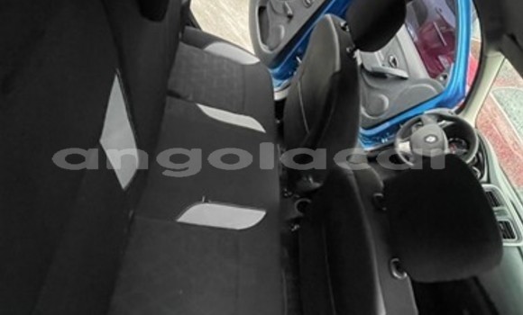 Comprar Usado Renault Sandero Azul Carro em Luanda em Luanda Province Comprar Usado Renault Sandero Azul Carro em Luanda em Luanda Province
