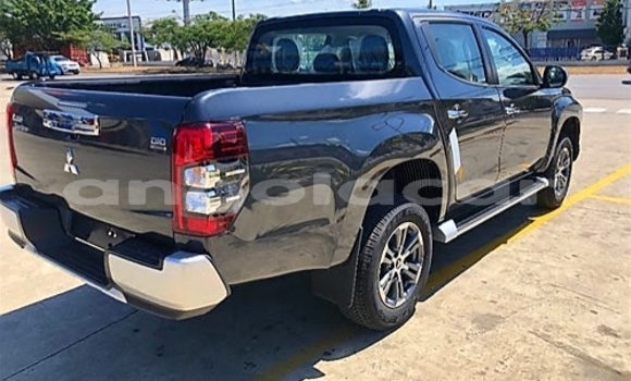 Buy Used Mitsubishi L200 Silver Car in Luanda in Luanda Province Buy Used Mitsubishi L200 Silver Car in Luanda in Luanda Province
