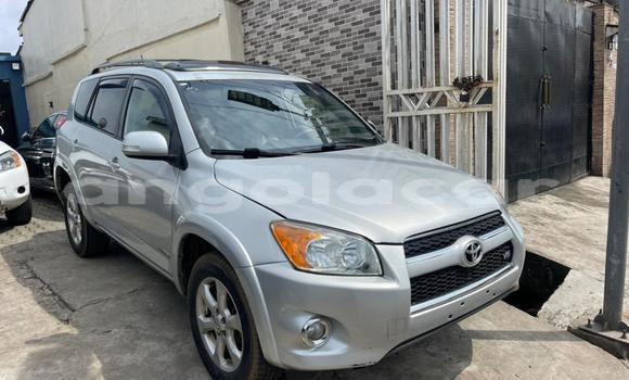 Comprar Usado Toyota RAV4 Prata Carro em Luanda em Luanda Province