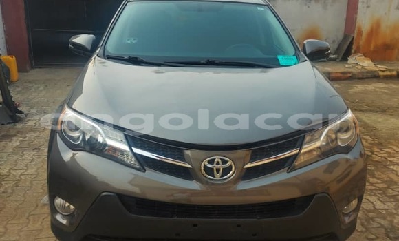 Comprar Usado Toyota RAV4 Outro Carro em Luanda em Luanda Province