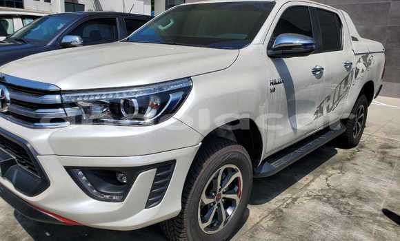 Buy Used Toyota Hilux White Car in Luanda in Luanda Province Buy Used Toyota Hilux White Car in Luanda in Luanda Province