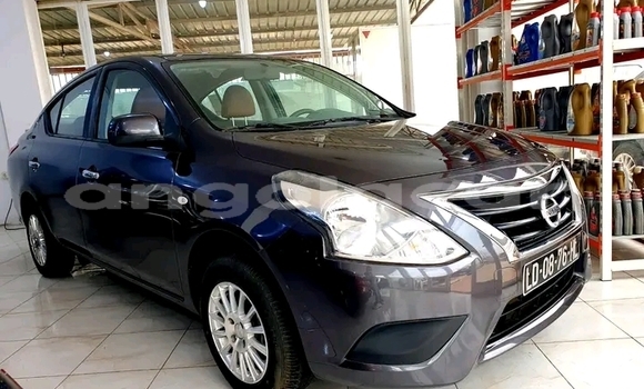 Comprar Usado Nissan Sunny Preto Carro em Luanda em Luanda Province