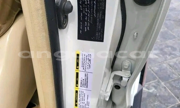 Acheter Occasion Voiture Toyota Prado Blanc à Luanda, Province de Luanda Acheter Occasion Voiture Toyota Prado Blanc à Luanda, Province de Luanda