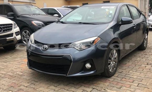 Comprar Usado Toyota Corolla Preto Carro em Luanda em Luanda Province