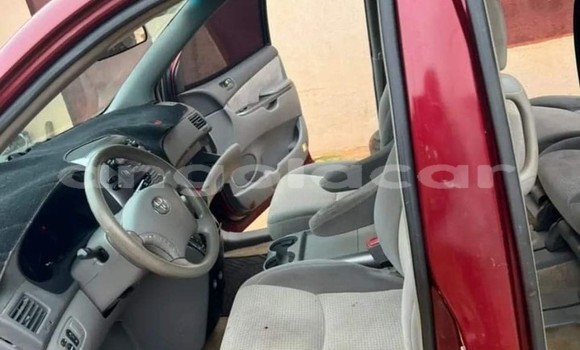 Comprar Usado Toyota 2000GT Vermelho Carro em Luanda em Luanda Province Comprar Usado Toyota 2000GT Vermelho Carro em Luanda em Luanda Province