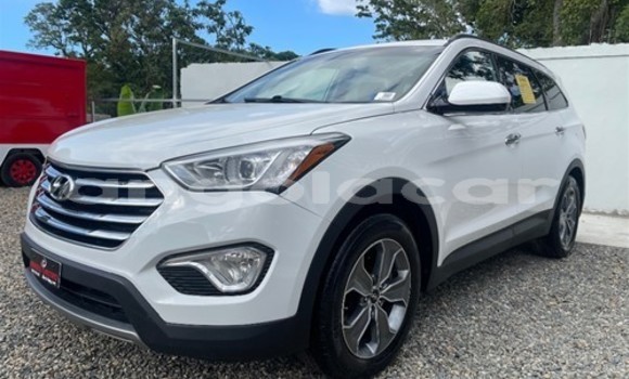 Buy Used Hyundai Santa Fe White Car in Luanda in Luanda Province Buy Used Hyundai Santa Fe White Car in Luanda in Luanda Province