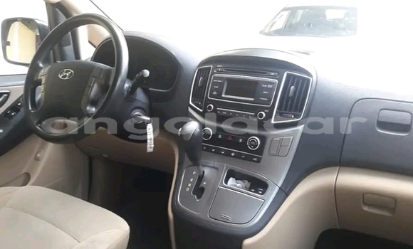Acheter Occasion Voiture Hyundai H1 Blanc à Luanda, Province de Luanda Acheter Occasion Voiture Hyundai H1 Blanc à Luanda, Province de Luanda