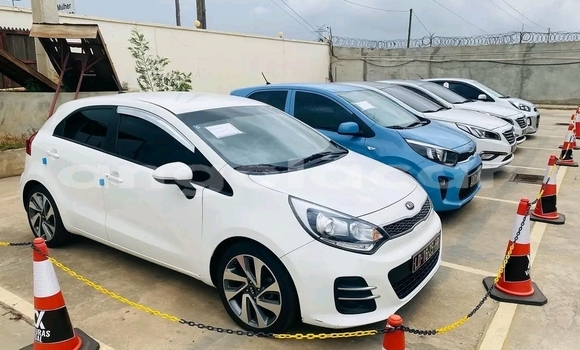 Buy Used Kia rio White Car in Luanda in Luanda Province Buy Used Kia rio White Car in Luanda in Luanda Province