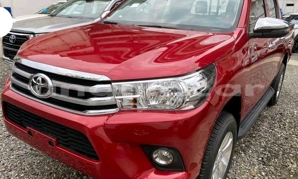 Buy Used Toyota Hilux Red Car in Luanda in Luanda Province