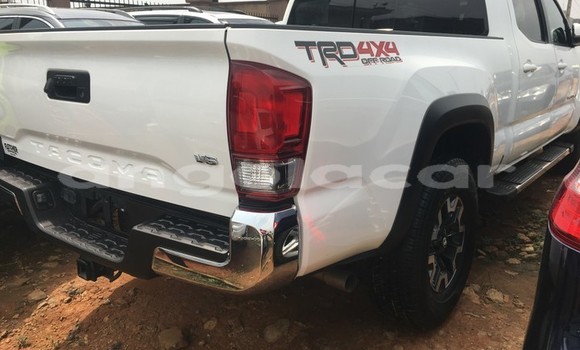 Acheter Occasion Voiture Toyota Tacoma Blanc à Luanda, Province de Luanda Acheter Occasion Voiture Toyota Tacoma Blanc à Luanda, Province de Luanda