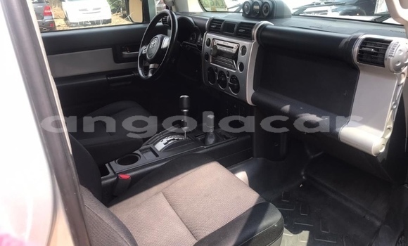 Acheter Occasion Voiture Toyota FJ Cruiser Gris à Luanda, Province de Luanda Acheter Occasion Voiture Toyota FJ Cruiser Gris à Luanda, Province de Luanda