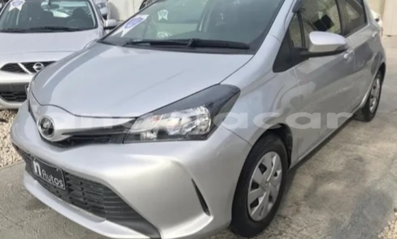 Buy Used Toyota Vitz Silver Car in Luanda in Luanda Province