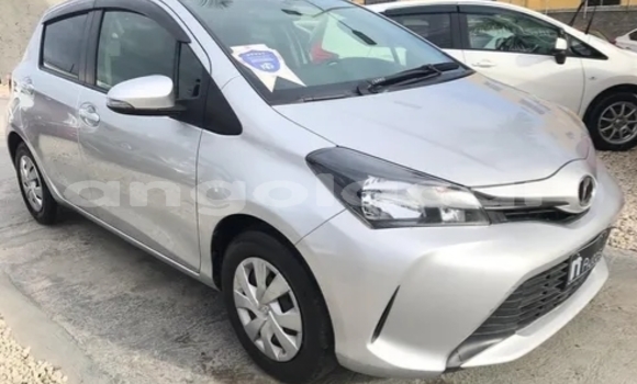 Comprar Usado Toyota Vitz Prata Carro em Luanda em Luanda Province Comprar Usado Toyota Vitz Prata Carro em Luanda em Luanda Province