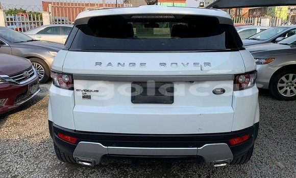 Buy Used Land Rover Range Rover White Car in Luanda in Luanda Province Buy Used Land Rover Range Rover White Car in Luanda in Luanda Province