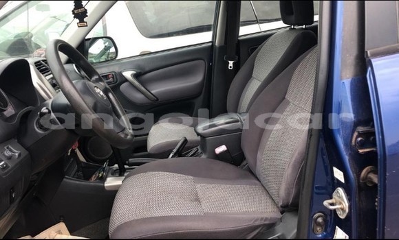 Comprar Usado Toyota RAV4 Azul Carro em Luanda em Luanda Province Comprar Usado Toyota RAV4 Azul Carro em Luanda em Luanda Province