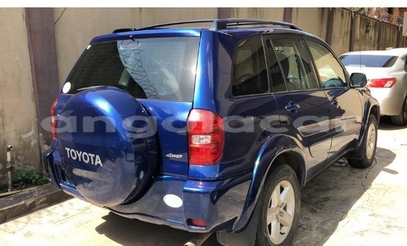 Comprar Usado Toyota RAV4 Azul Carro em Luanda em Luanda Province Comprar Usado Toyota RAV4 Azul Carro em Luanda em Luanda Province