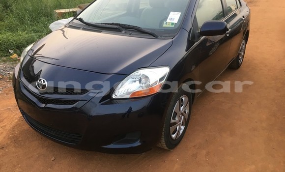 Comprar Usado Toyota Yaris Azul Carro em Luanda em Luanda Province