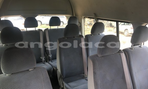 Buy Used Toyota Hiace White Car in Luanda in Luanda Province Buy Used Toyota Hiace White Car in Luanda in Luanda Province