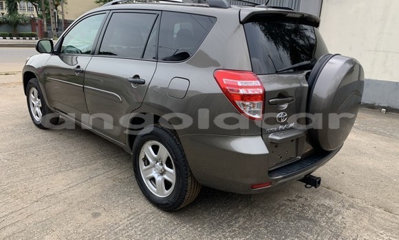 Acheter Occasion Voiture Toyota RAV4 Gris à Luanda, Province de Luanda Acheter Occasion Voiture Toyota RAV4 Gris à Luanda, Province de Luanda