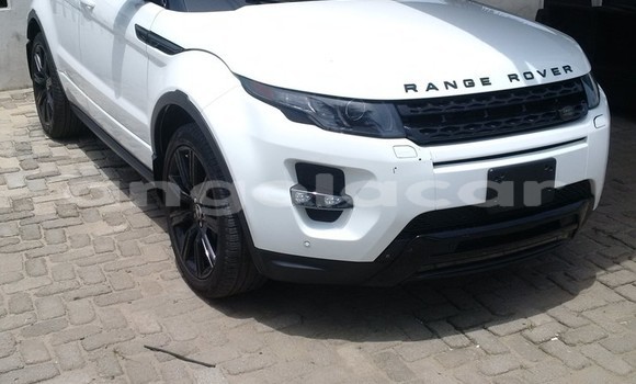 Acheter Occasion Voiture Land Rover Range Rover Vogue Blanc à Luanda, Province de Luanda Acheter Occasion Voiture Land Rover Range Rover Vogue Blanc à Luanda, Province de Luanda
