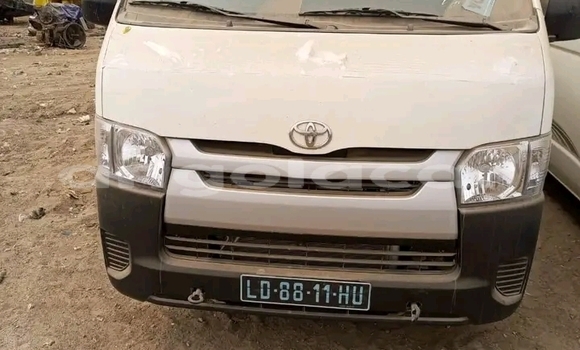 Buy Used Toyota Hiace White Car in Luanda in Luanda Province Buy Used Toyota Hiace White Car in Luanda in Luanda Province