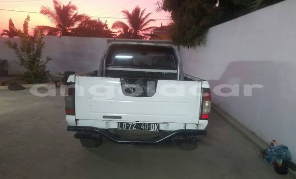 Comprar Usado Nissan Hardbody Branco Carro em Luanda em Luanda Province Comprar Usado Nissan Hardbody Branco Carro em Luanda em Luanda Province