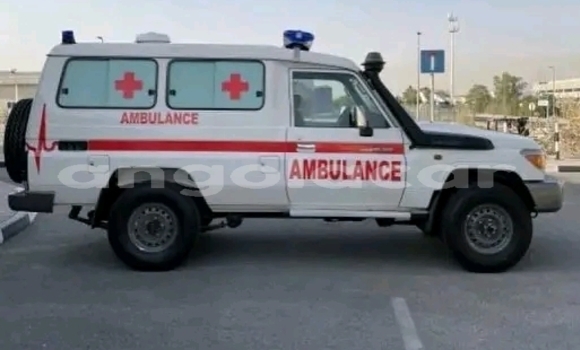 Buy Used Toyota Land Cruiser White Car in Luanda in Luanda Province Buy Used Toyota Land Cruiser White Car in Luanda in Luanda Province
