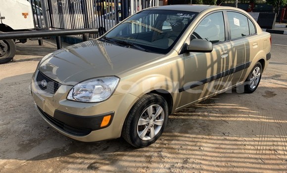 Acheter Occasion Voiture Kia rio Gris à Luanda, Province de Luanda Acheter Occasion Voiture Kia rio Gris à Luanda, Province de Luanda