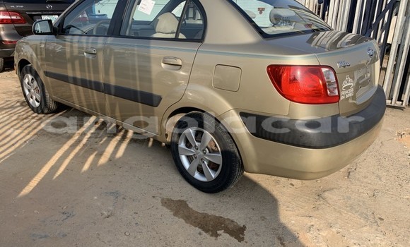 Acheter Occasion Voiture Kia rio Gris à Luanda, Province de Luanda Acheter Occasion Voiture Kia rio Gris à Luanda, Province de Luanda