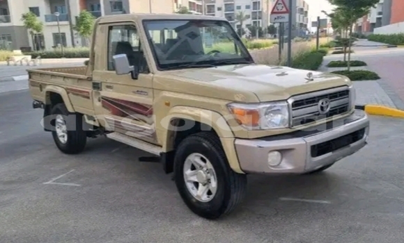 Buy Used Toyota Pickup Brown Car in Luanda in Luanda Province Buy Used Toyota Pickup Brown Car in Luanda in Luanda Province