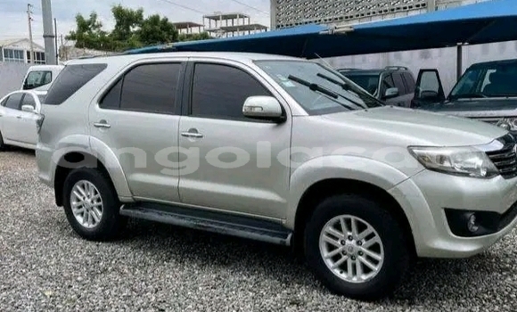 Comprar Usado Toyota Fortuner Outro Carro em Luanda em Luanda Province