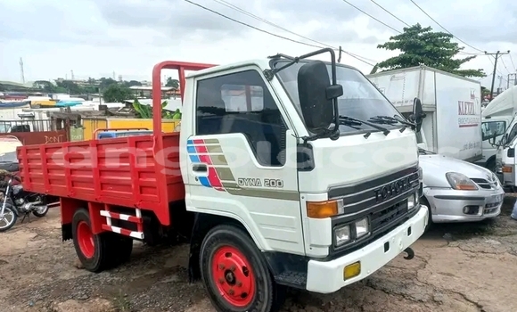 Acheter Occasion Voiture Toyota Dyna Blanc à Luanda, Province de Luanda Acheter Occasion Voiture Toyota Dyna Blanc à Luanda, Province de Luanda