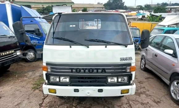 Acheter Occasion Voiture Toyota Dyna Blanc à Luanda, Province de Luanda Acheter Occasion Voiture Toyota Dyna Blanc à Luanda, Province de Luanda