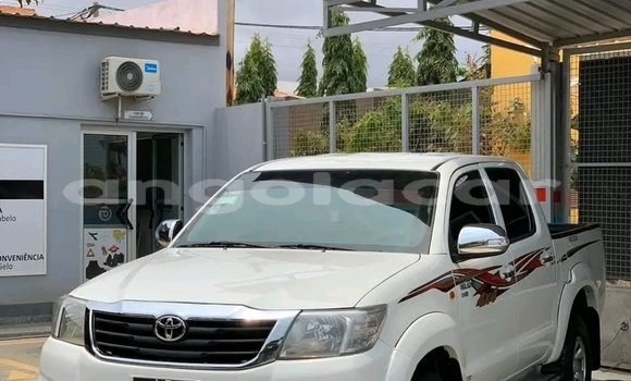 Buy Used Toyota Hilux White Car in Luanda in Luanda Province Buy Used Toyota Hilux White Car in Luanda in Luanda Province