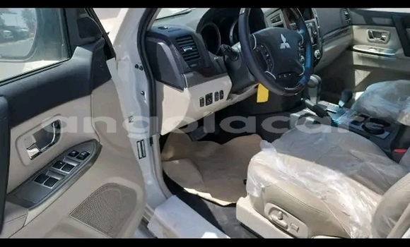 Buy Used Mitsubishi Pajero White Car in Luanda in Luanda Province Buy Used Mitsubishi Pajero White Car in Luanda in Luanda Province