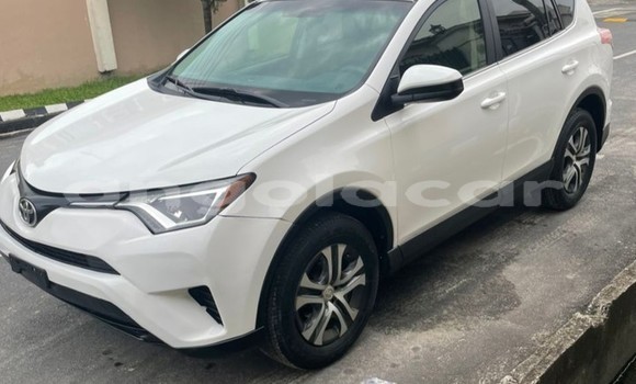 Buy Used Toyota RAV4 White Car in Luanda in Luanda Province Buy Used Toyota RAV4 White Car in Luanda in Luanda Province